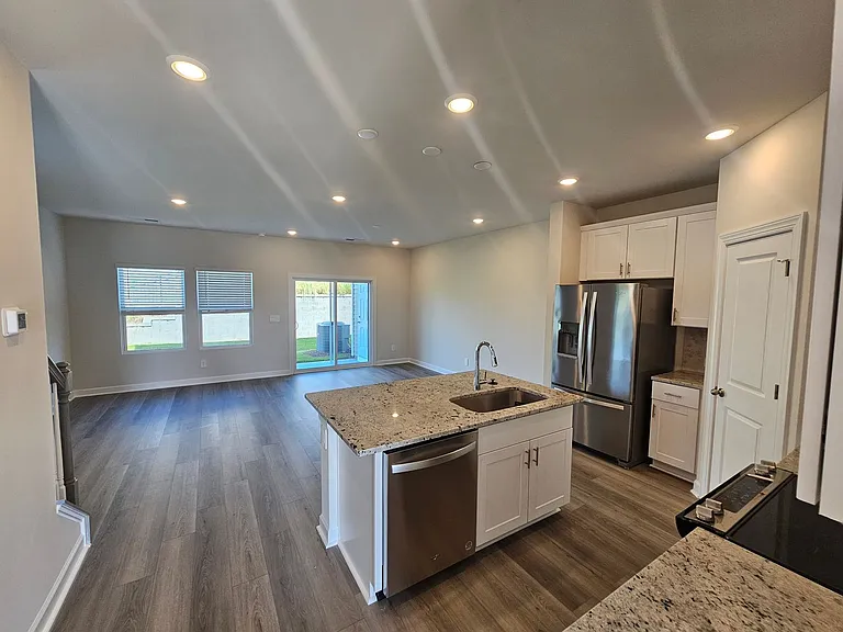 1203 Falling Acorn Ln — Photo 6