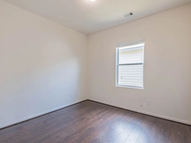 1012 Blue Beech Ln — Photo 11