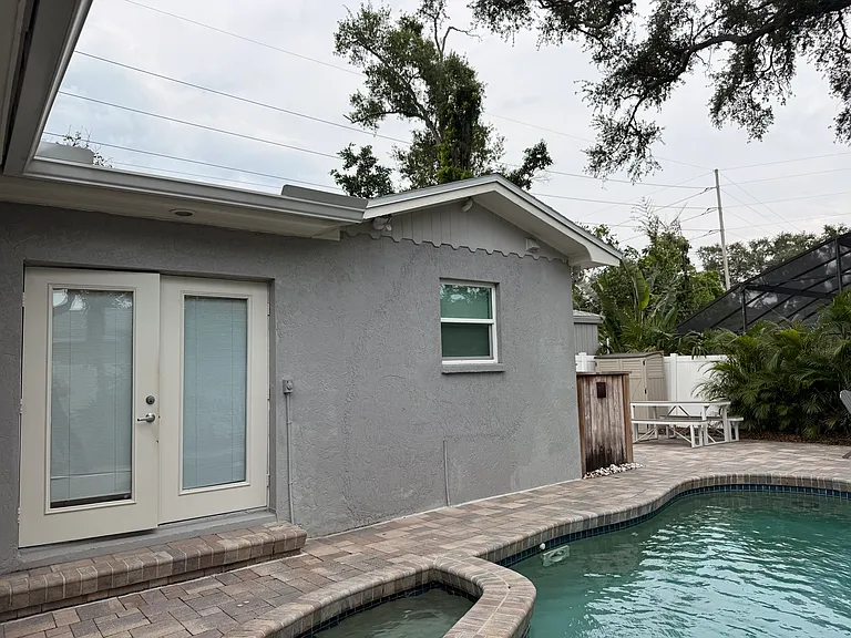 4202 W Palmira Ave — Photo 33
