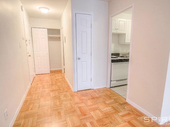 4th image of 330 W 45th St APT 8K
