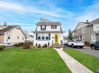 89 Forest Pl, Rochelle Park, NJ 07662