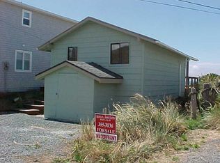 929 N Pacific St, Rockaway Beach, OR 97136
