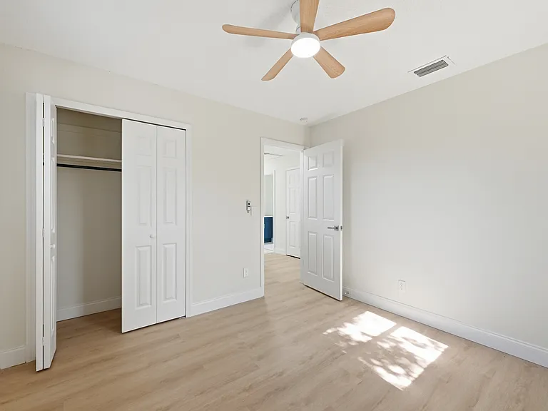 10945 Indies Dr S — Photo 11