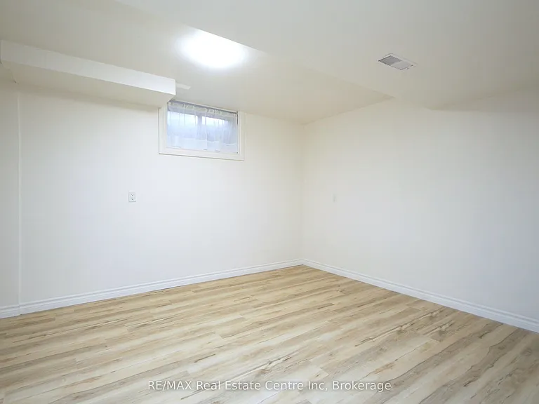46 Talbot St #BASEMENT — Photo 10