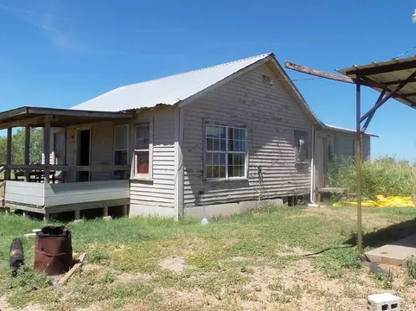 105 Sargent Ave, Ballinger, TX 76821