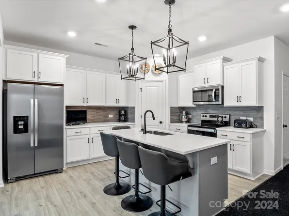 705 Bellmouth Rd, Clover, SC 29710