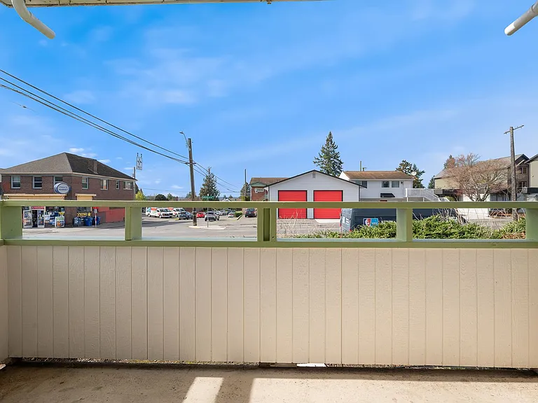 Green Acres Apartments — Photo 7