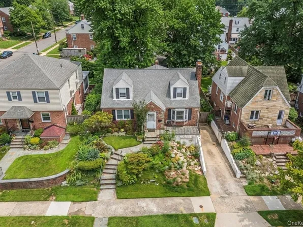 80-59 208th Street, Hollis Hills, NY 11427