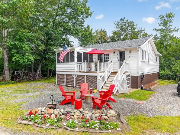 16 Midnight Drive, York, ME 03909
