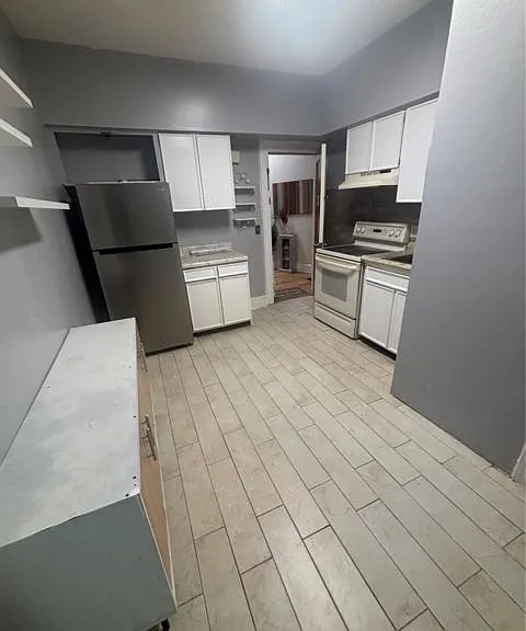 2426 Grand Ave — Photo 2