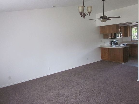 Entry / Living Room