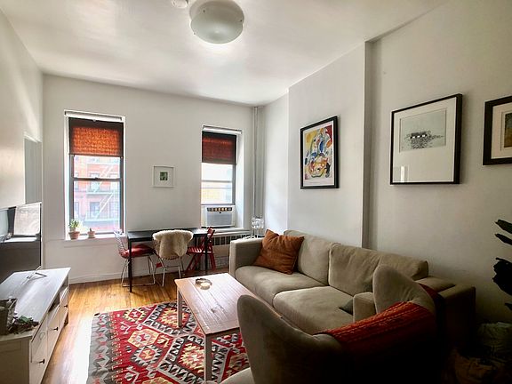 3rd image of 928 Amsterdam Ave APT 3