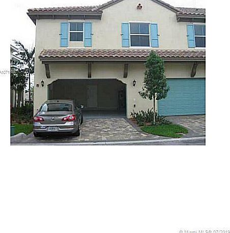 1st image of 2944 Saint Thomas Dr