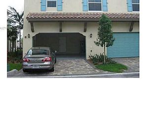 2944 Saint Thomas Dr, Hollywood, FL 33024