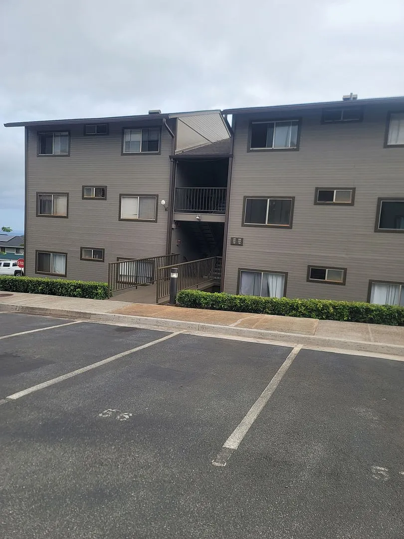 Palehua Villas - 2 bedroom, 1.5 bath, 2 parking — Photo 1