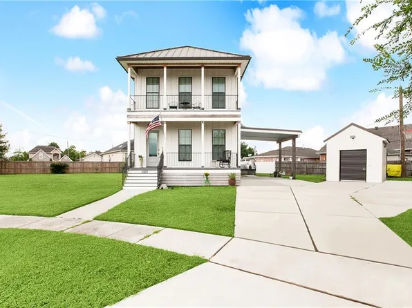 2828 Regal Dr, Chalmette, LA 70043