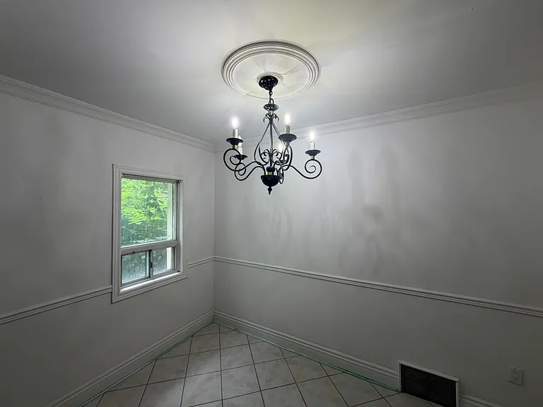 47 Hillary Ave — Photo 2