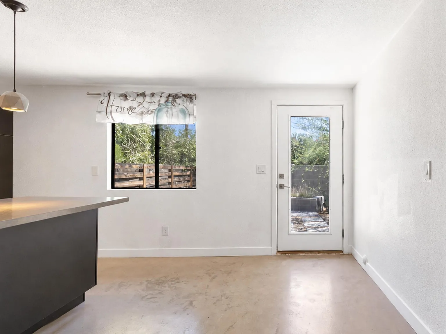1 bed, 1.0 bath, 648 sqft, $1,400 — Photo 3