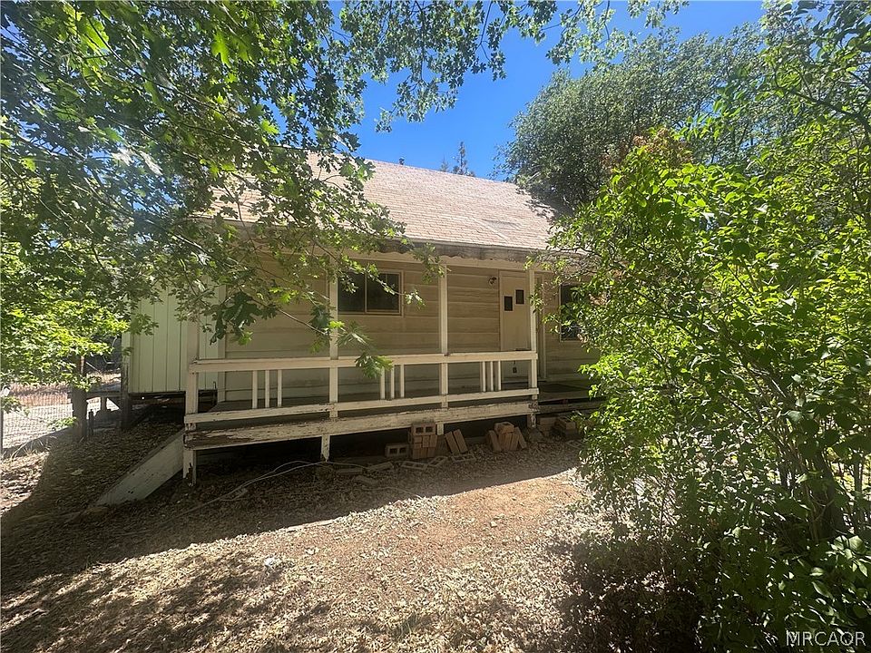 1st image of 579 Leonard Ln
