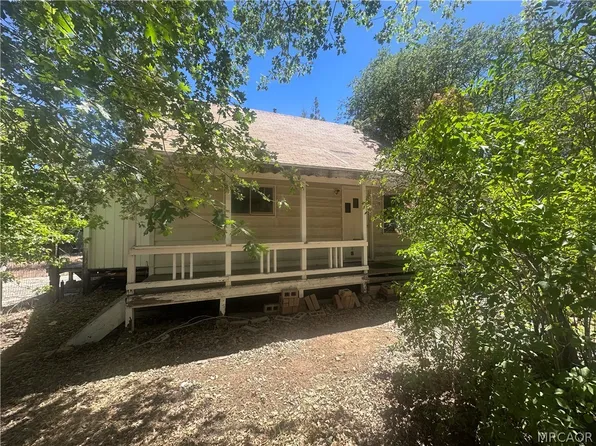 579 Leonard Ln, Sugarloaf, CA 92386