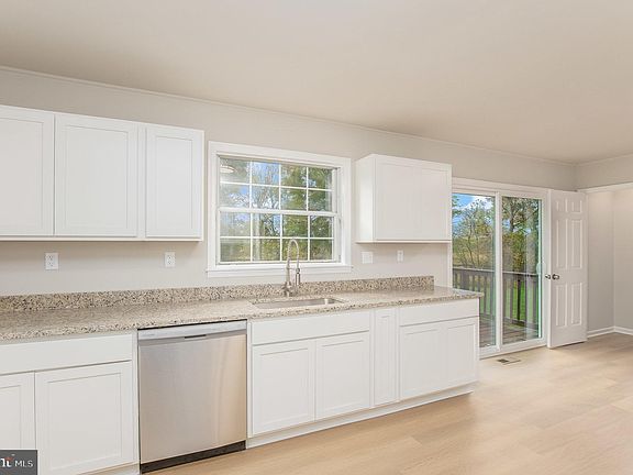 4th image of 6767 Willowbrook Dr