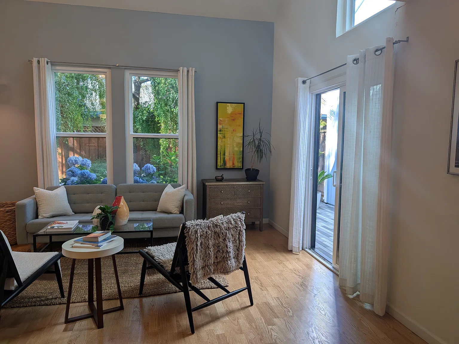 3 bed, 1.5 bath, 1518 sqft, $5,950 — Photo 3