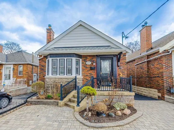 377 Mortimer Ave #Basement, Toronto, ON M4J 2E4