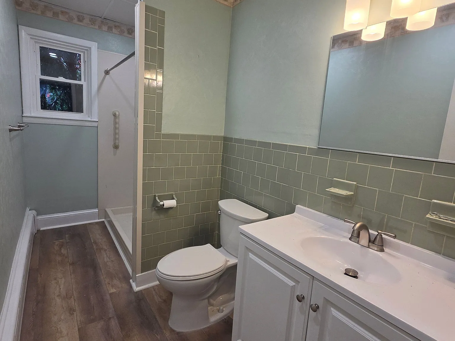 2 bed, 1.0 bath, 1200 sqft, $2,250 — Photo 3