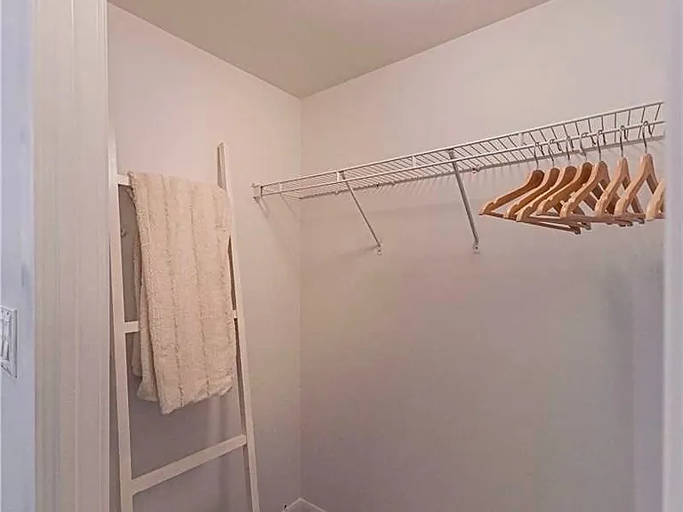 415 Jarvis St #135 — Photo 7
