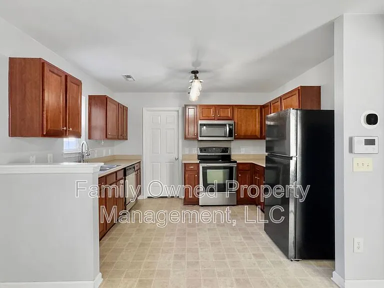 100 Salem Creek Dr — Photo 12