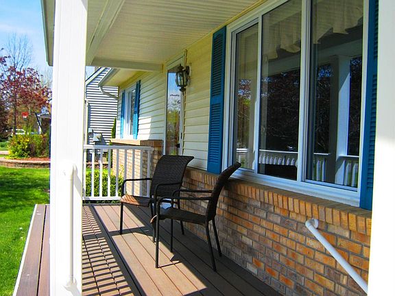 3rd image of 313 Lindenwood Dr