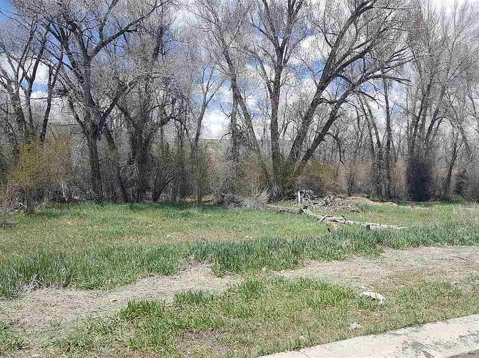 1st image of 109 Emerald Ln