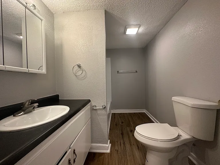 525 N Arlington St — Photo 18