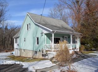 1355 Fernwood Rd, Lake Ariel, PA 18436