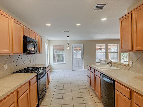 2nd image of 305 Camelia Pkwy