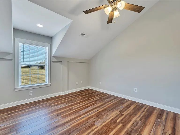 1180 Longfield Rd — Photo 17