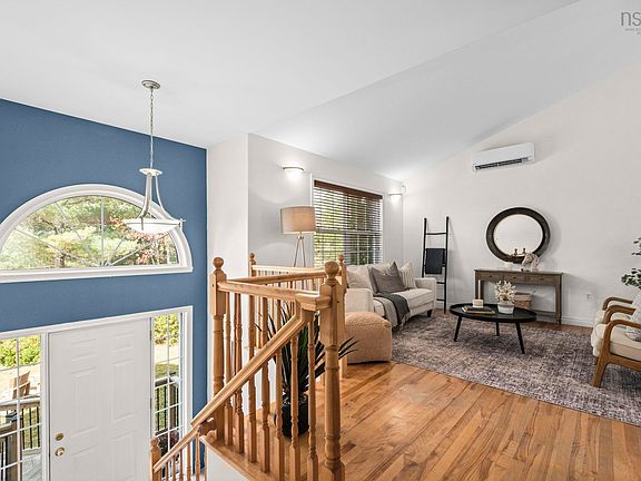 5th image of 521 Piggott Ave