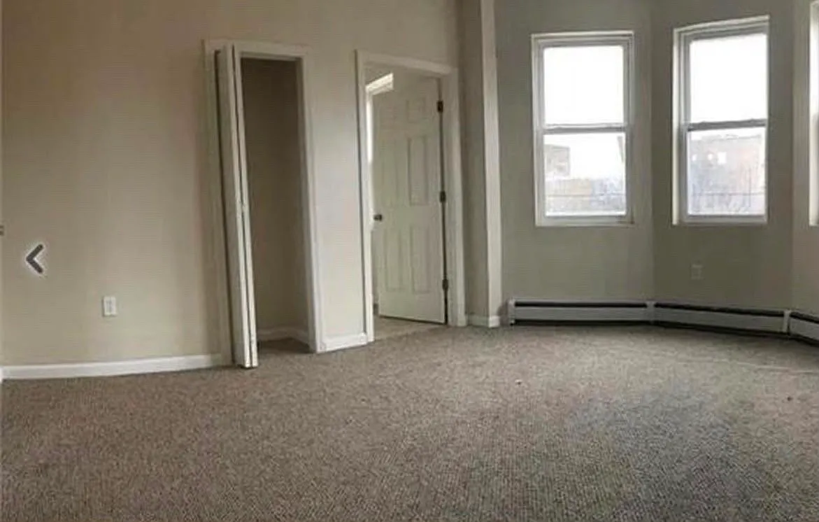 3 bed, $2,100 — Photo 4