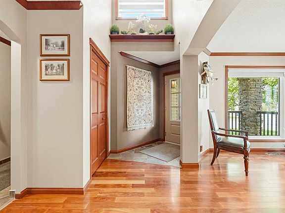 5th image of 61 NW Millview Park SW
