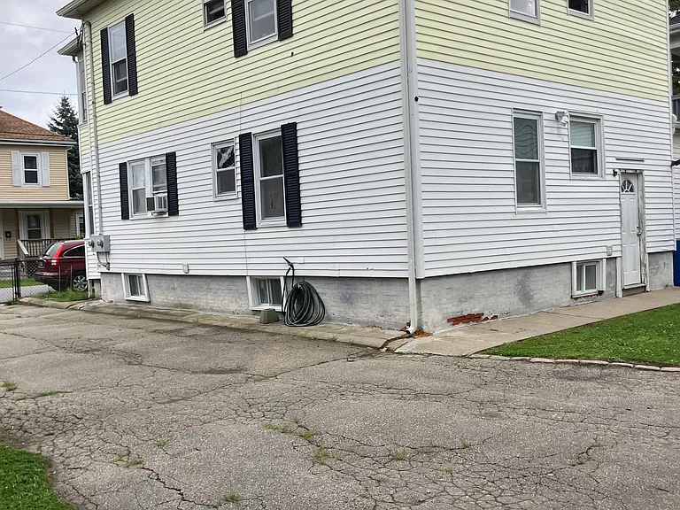 42 Garfield St #2 — Photo 1