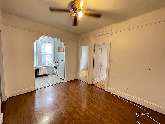 3rd image of 31-33 33rd St #3A