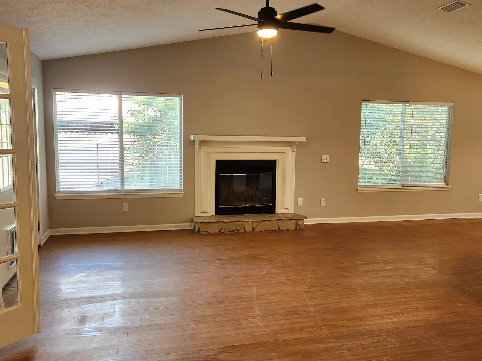 2 bed, 1311 sqft, $1,800 — Photo 3