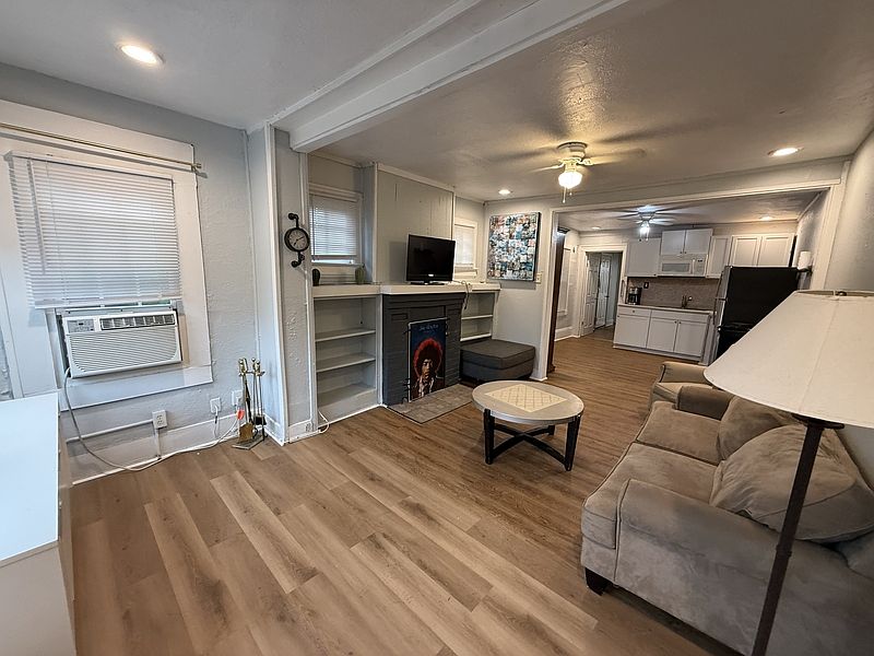 1st image of 4349 San Juan Ave APT 2