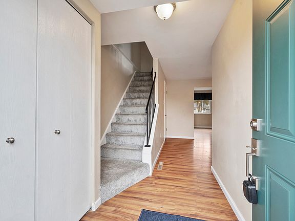 2nd image of 131 Bellwood Ct #1