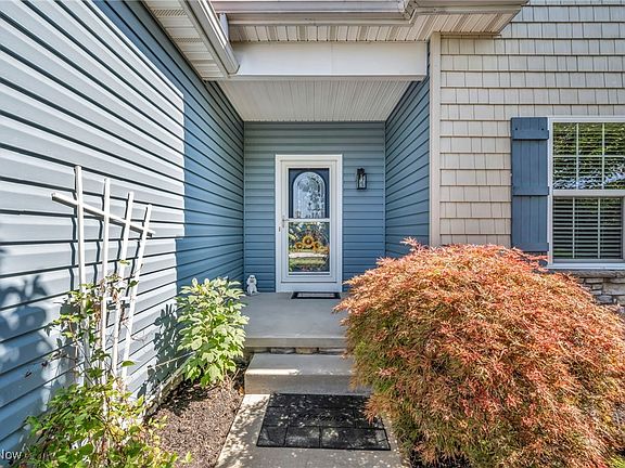 2nd image of 181 Shoreland Cir