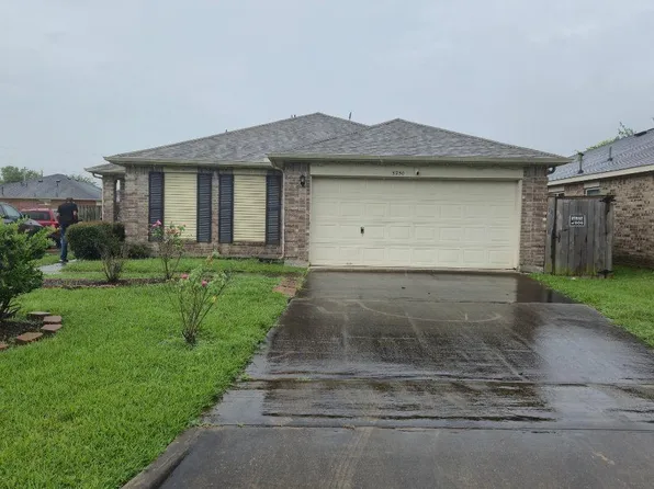 5250 Park Village Dr, Houston, TX 77048