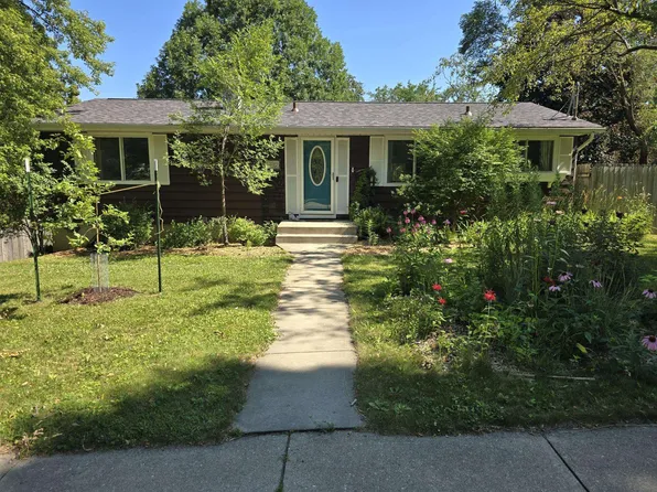 902 Moorland Rd, Madison, WI 53713
