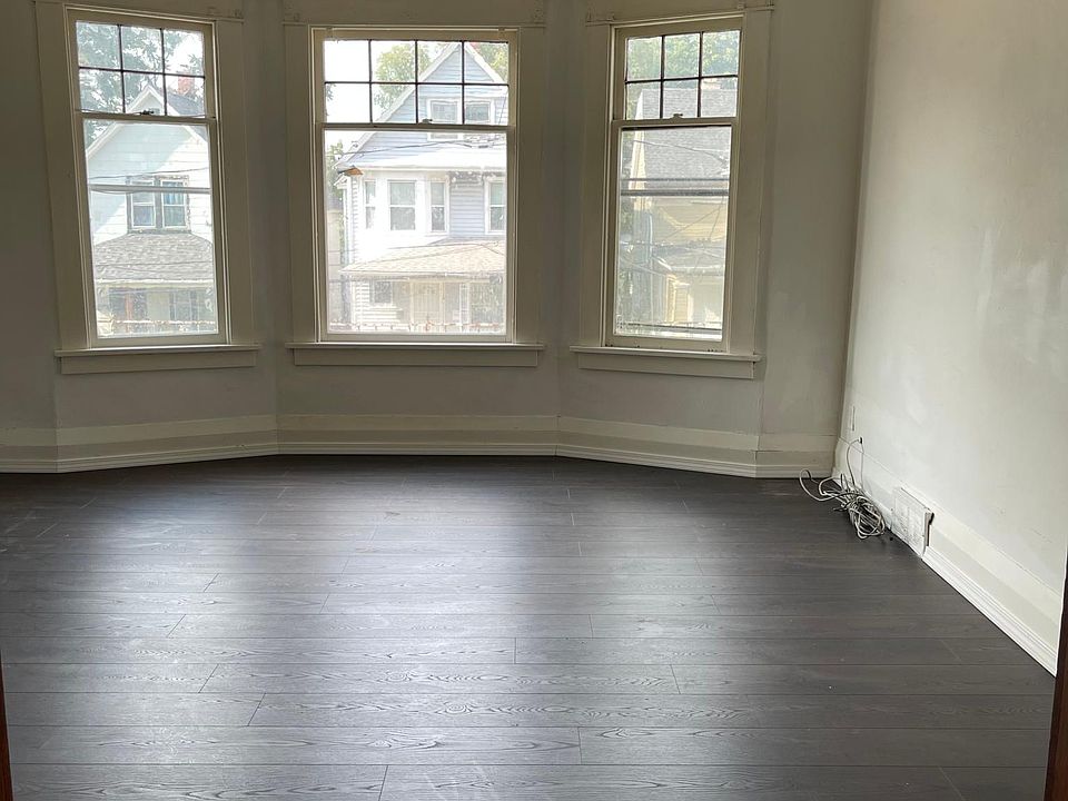 1st image of 129 Rodney Ave Unit 2