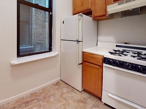 5th image of 228 E 36th St APT 3A