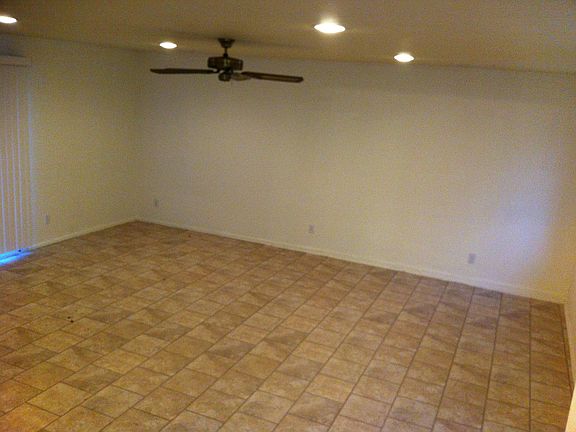 5th image of 16253 Schoenborn St